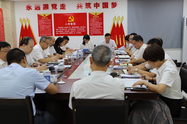 集團(tuán)領(lǐng)導(dǎo)率隊到中小擔(dān)保調(diào)研